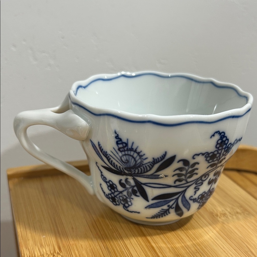 Blue Danube, Teacup and Saucer Set - Classic Floral Design - Picture 8 of 12